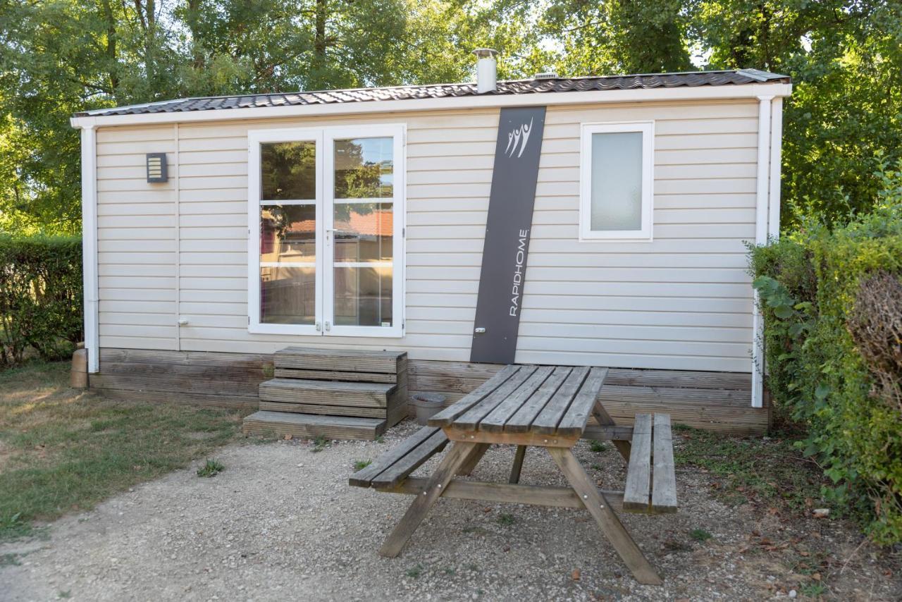 Camping Du Sevron Saint-Etienne-du-Bois  Exteriér fotografie