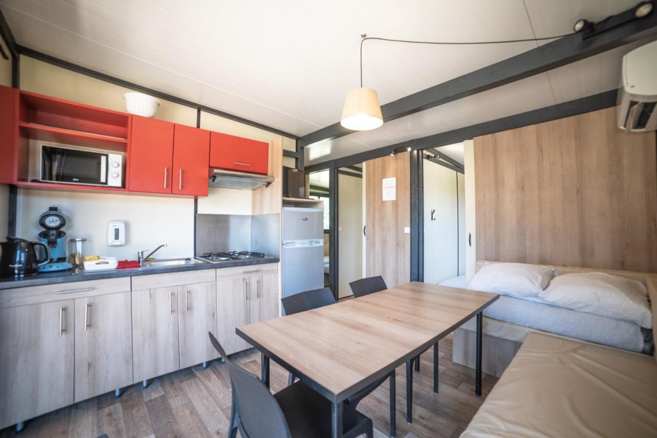Camping Du Sevron Saint-Etienne-du-Bois  Exteriér fotografie