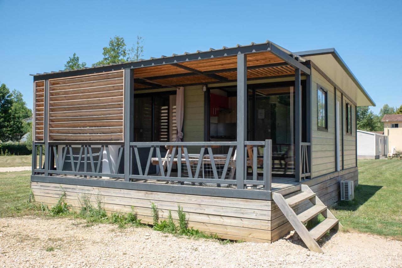 Camping Du Sevron Saint-Etienne-du-Bois  Exteriér fotografie